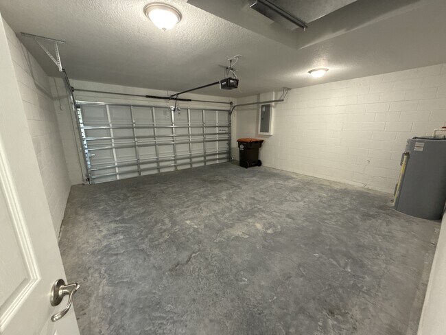 Building Photo - 26 Malauka Cir