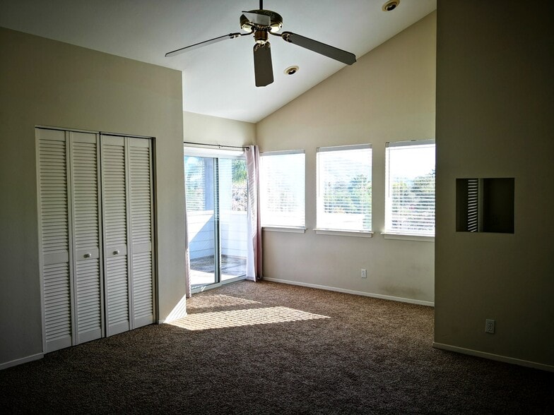 Building Photo - 399 Jaycee Dr