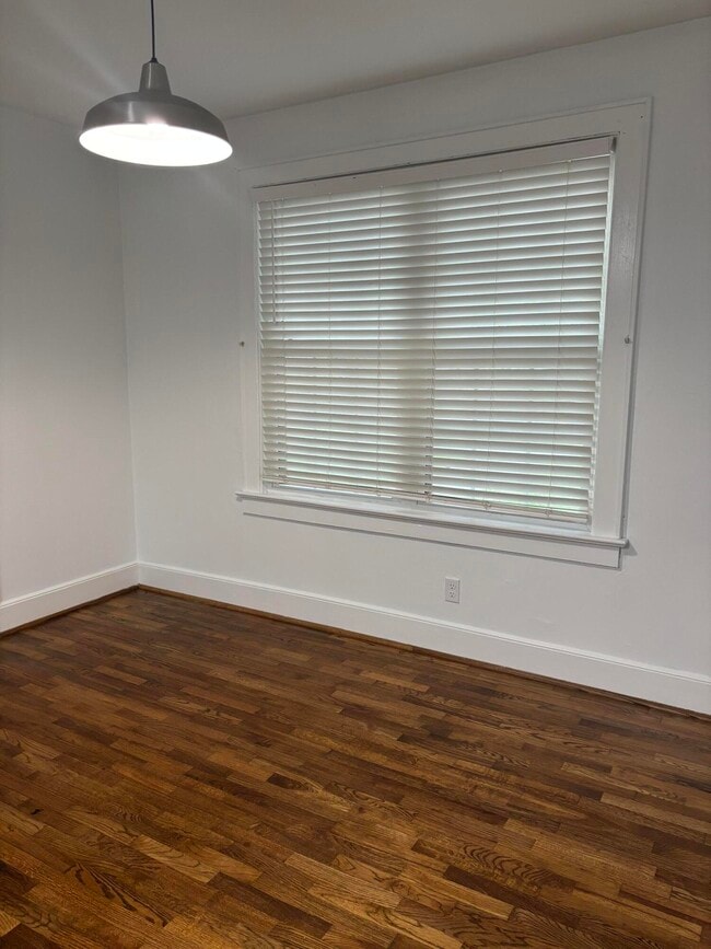 Building Photo - 401 N Magnolia St