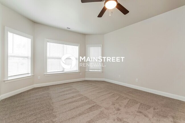 Building Photo - 3 Bedroom Pet-Friendly Home in CLAYTON, NC with Main Street Renewal