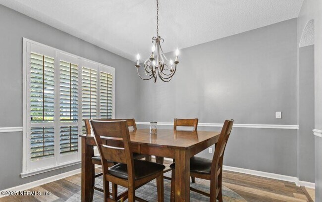 Building Photo - 503 Apple Creek Dr