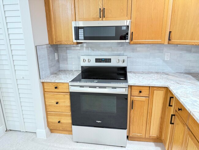 Building Photo - 1065 Mulberry Pl