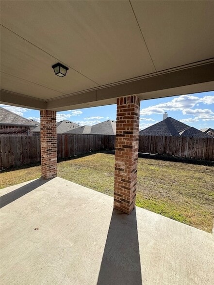 Building Photo - 1553 Kessler Dr