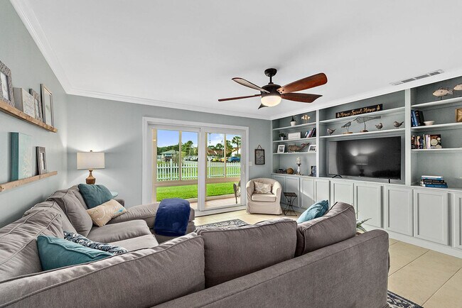 Building Photo - 11 Oceanside Dr