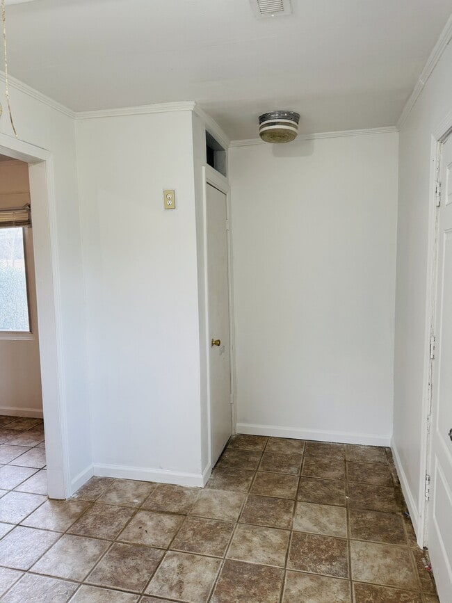 Building Photo - 5780 Fry Gap Rd