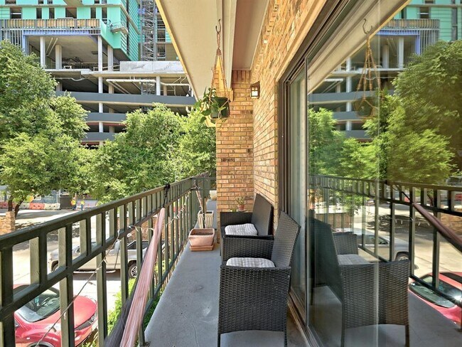 Building Photo - 1908 San Antonio St