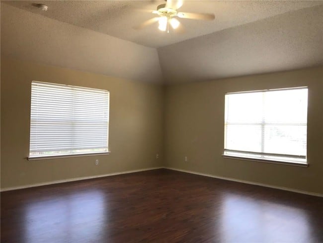 Building Photo - 1418 Summerplace Dr