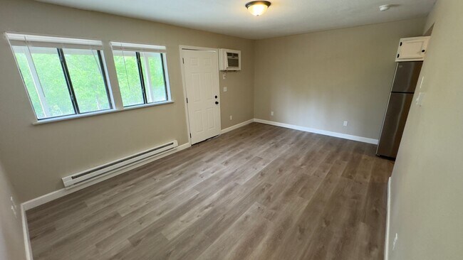 Building Photo - One Bedroom Apt - Long Term Rental - Just Fully Remodeled!