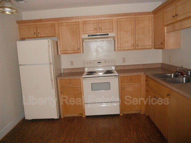Building Photo - 1113 Kelly Dr