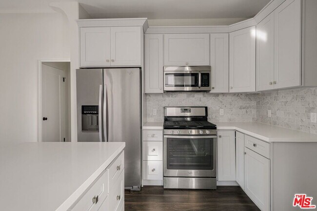 Building Photo - 408 N Genesee Ave