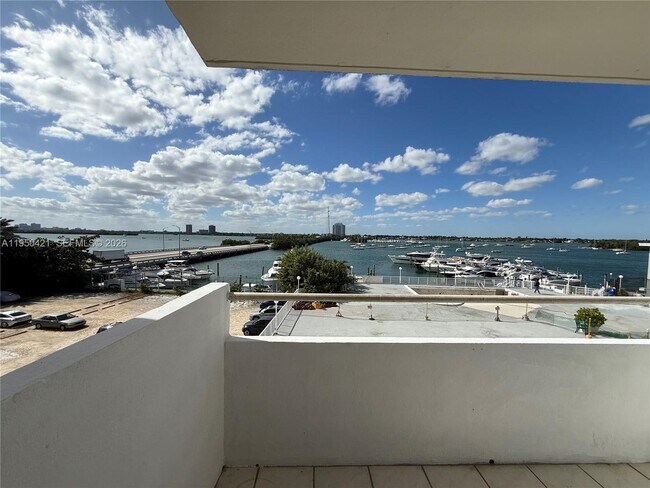 Building Photo - 7904 West Dr