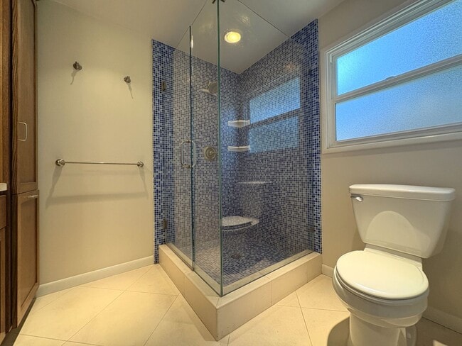 Building Photo - Beautiful 4BD/2BA Menlo Park Home with Lar...