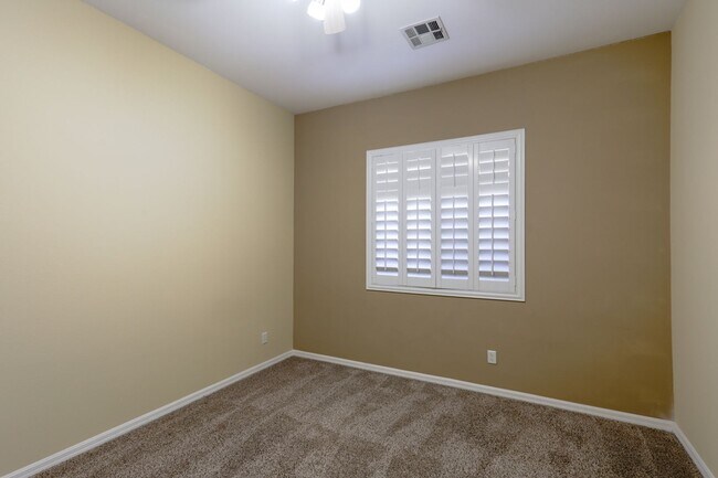 Building Photo - Anthem Country Club Beauty w/ Casita