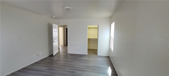 Building Photo - 9229 Millikan Ave