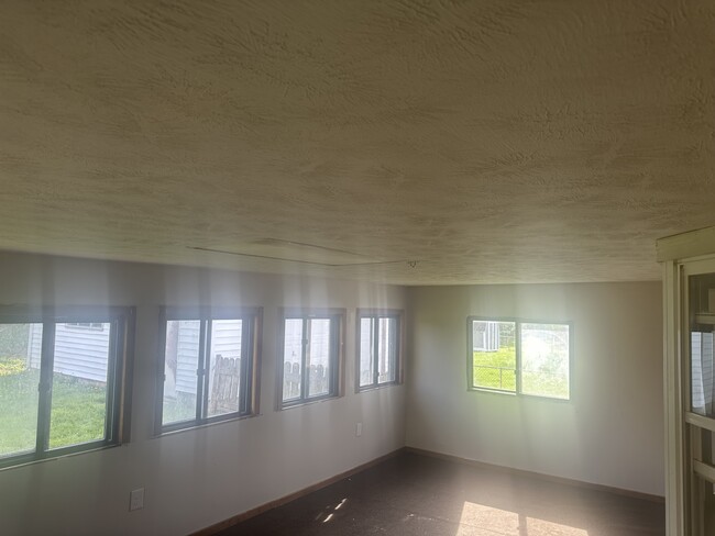 Building Photo - 1207 Chalet Ave