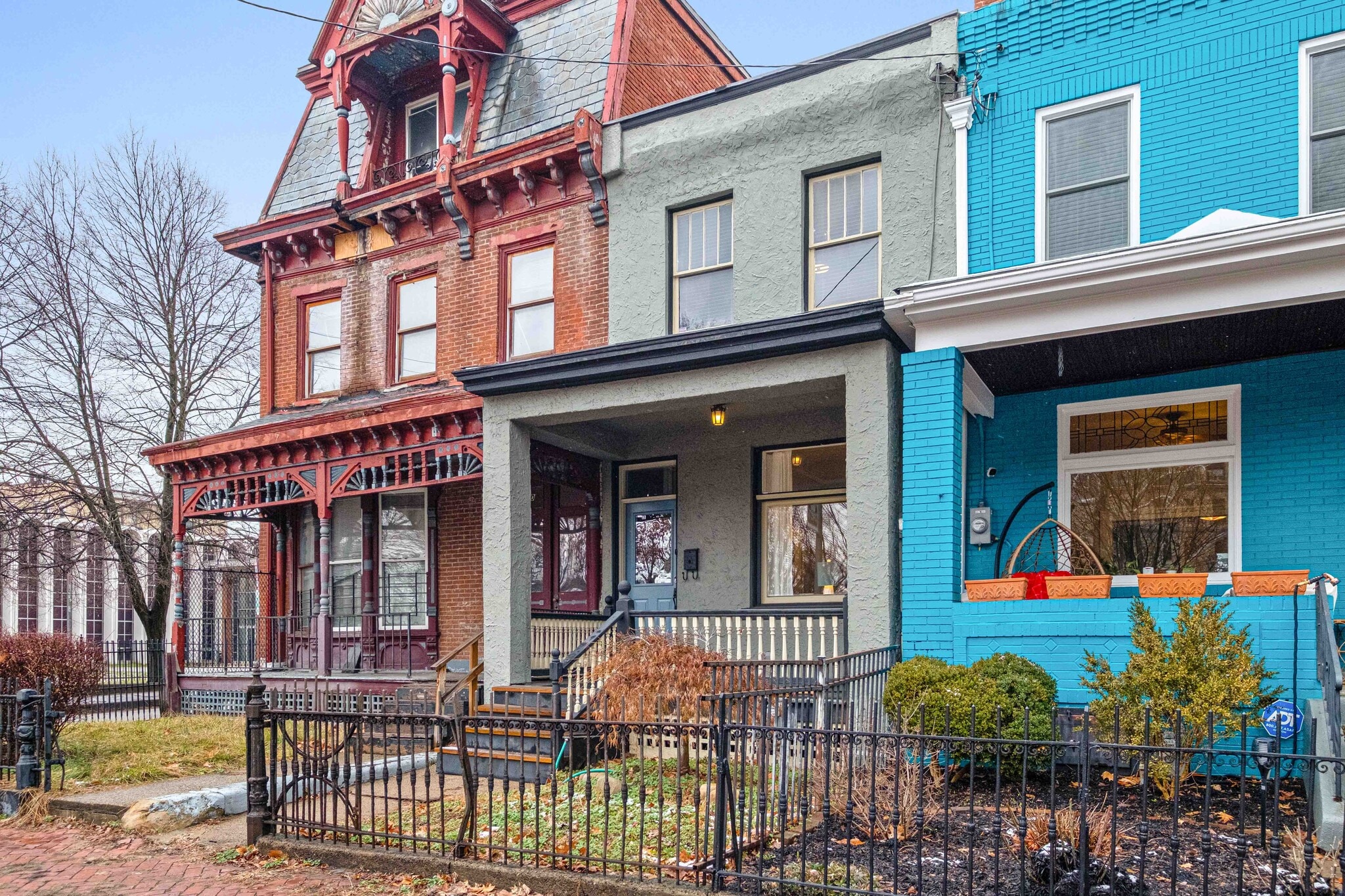 Building Photo - 218 W North Ave