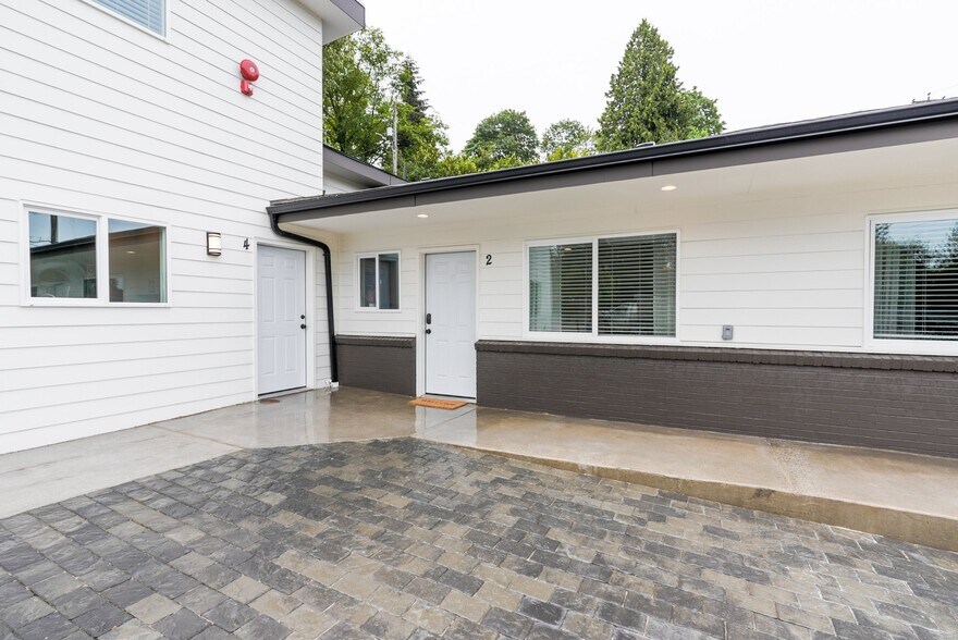 Building Photo - 10009 Des Moines Memorial Dr S