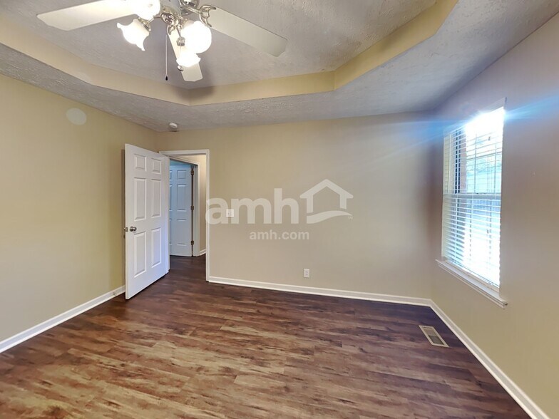 Building Photo - 196 Breakwater Dr