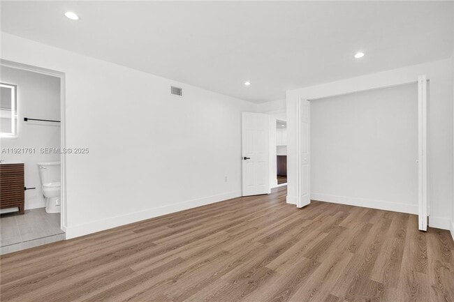 Building Photo - 4701 SW 104th Ct