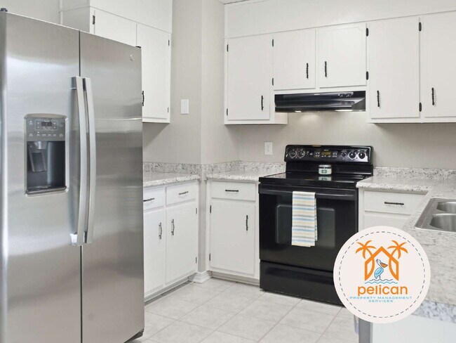 Building Photo - "Charming 3-Bedroom Retreat on Deedra Avenue - Spacious Living at 1325 Sq Ft in Pensacola!"