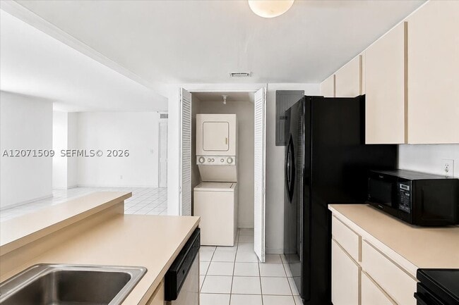 Building Photo - 6870 SW 45th Ln