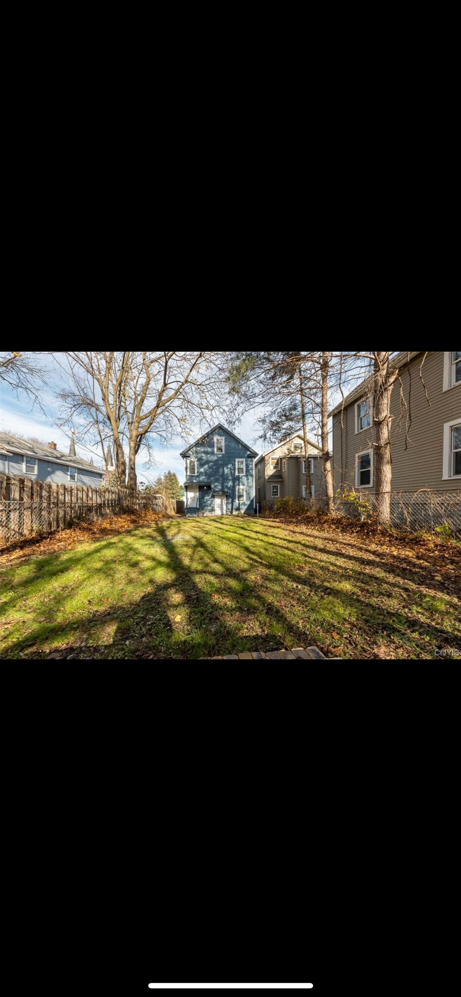 Building Photo - 233 Lakeview Ave