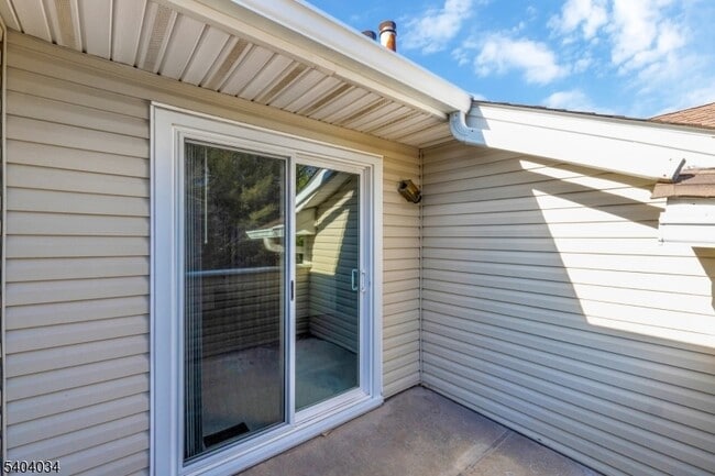 Building Photo - 20 Academy Ct