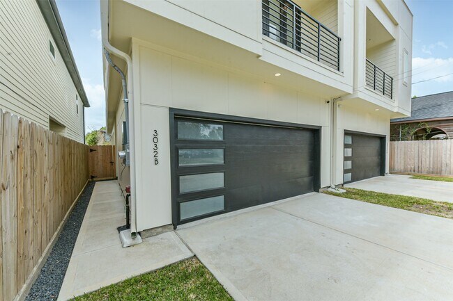 Building Photo - 3032 Gray St