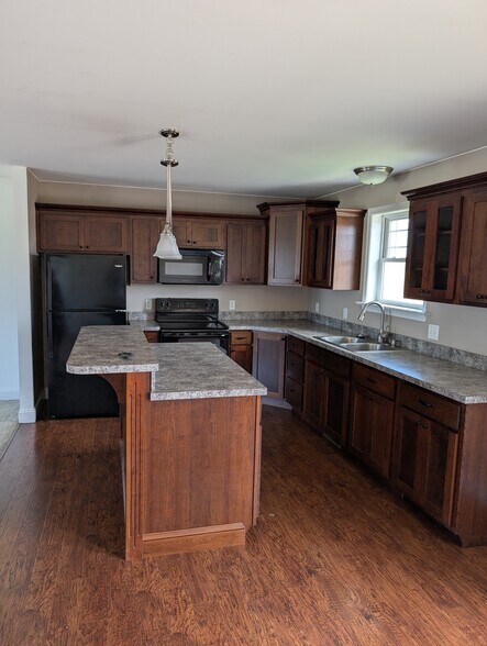 Building Photo - 17 Victoria Ct