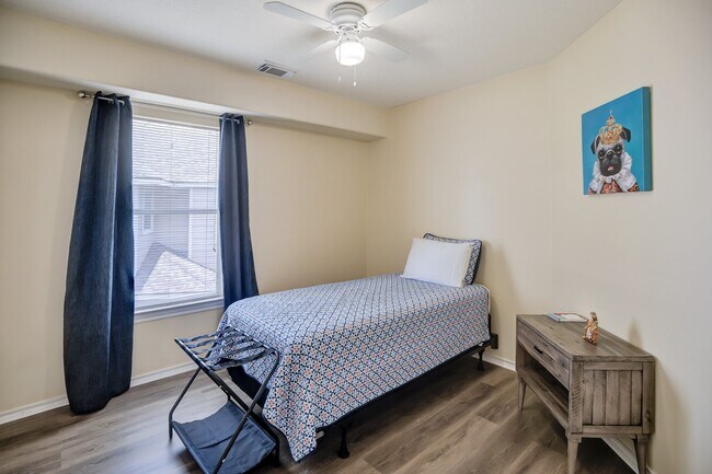 Building Photo - 13011 Peppergate Ln