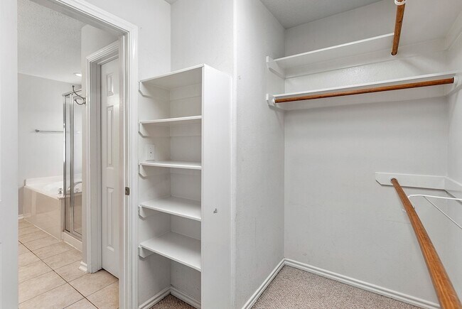 Building Photo - 18111 Stone Trail Manor Dr