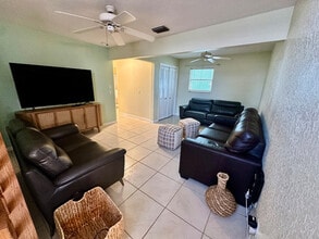 Building Photo - 905 Nettles Blvd