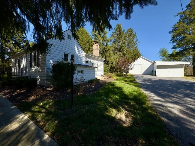 Building Photo - Charming 3 Bedroom/2 Bathroom Home in Spark Glencoe, MD!