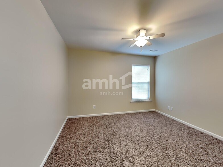 Building Photo - 635 Chadwyck Dr