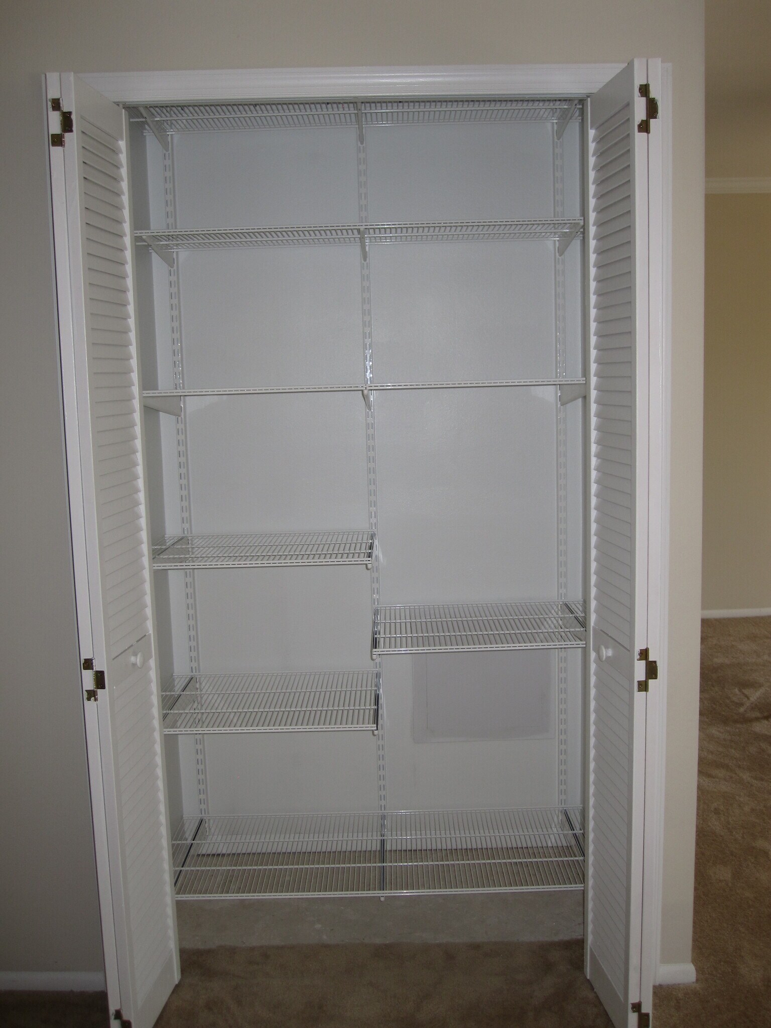 Building Photo - 15300 Wallbrook Ct