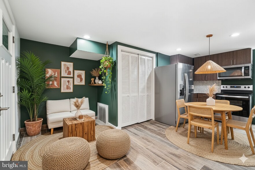 Primary Photo - 2146 N Van Pelt St