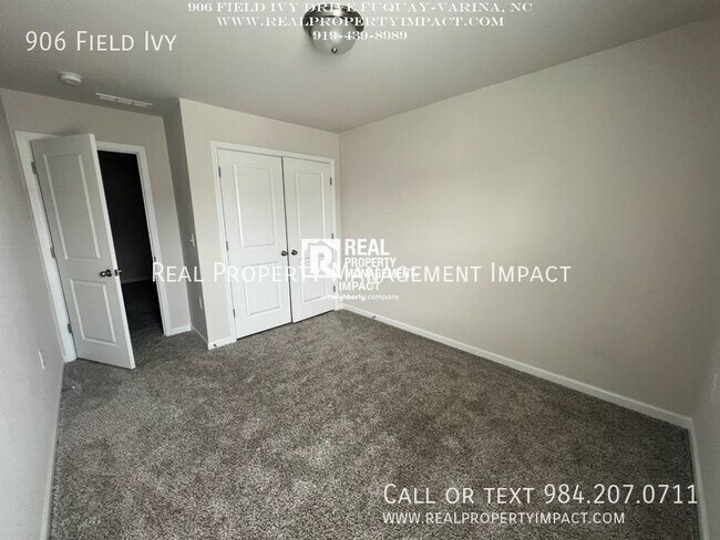 Building Photo - 906 Field Ivy Dr