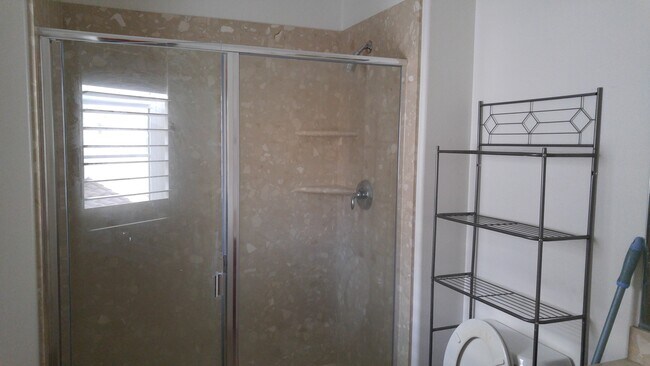 Building Photo - 153 Lucy Ln