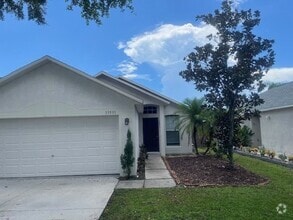 Building Photo - 3 Bedroom House with Large Back Yard