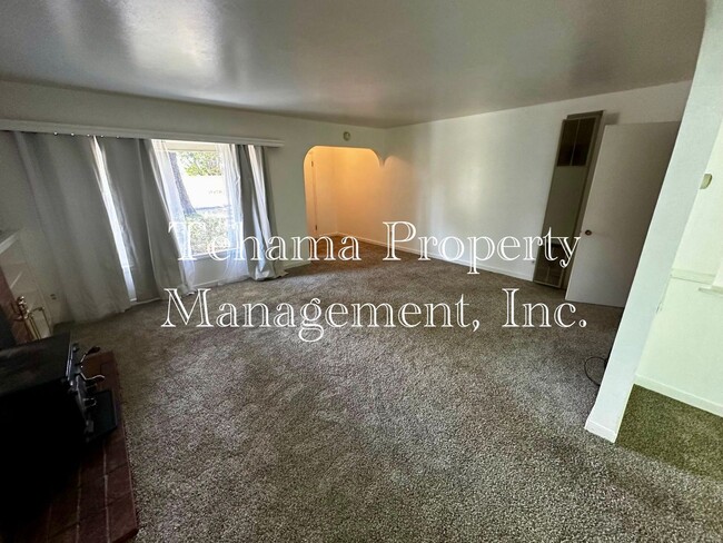 Building Photo - Adorable 2 bedroom 1 bathroom home in the Antelope School District
