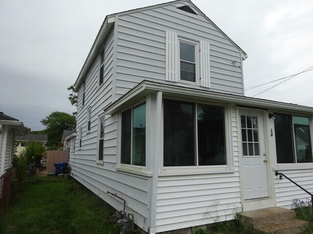 Building Photo - 34 Bayview St