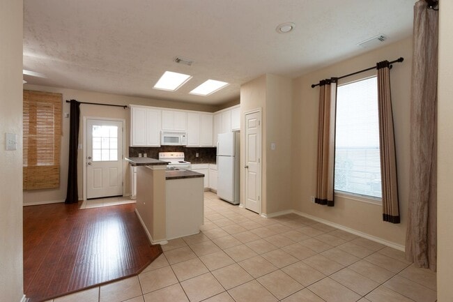 Building Photo - 25227 Boulder Bend Ln