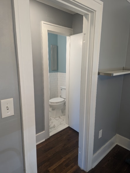 Building Photo - 612 Louis Ave