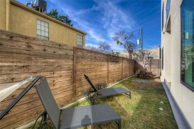 Building Photo - 3923 Cole Ave