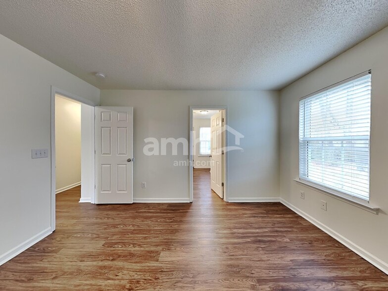 Building Photo - 520 Dogwood Creek Pl