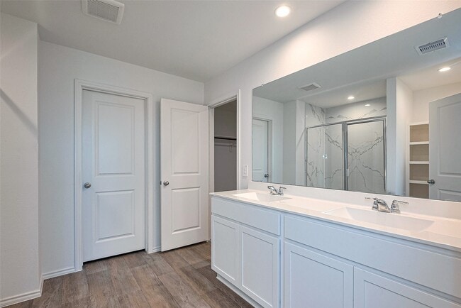 Building Photo - 5604 Poplar Rdg Ct