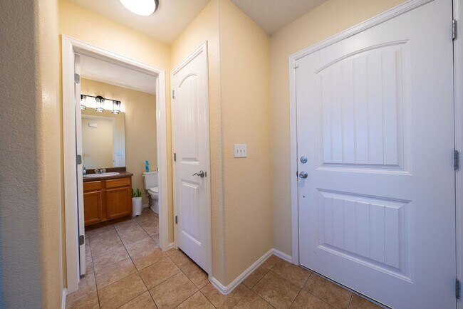 Building Photo - Short Term FULLY FURNISHED 3 bed home in Lorson Ranch!!!!