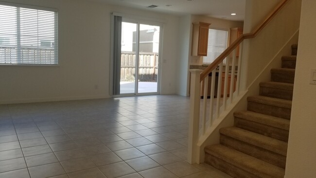 Primary Photo - Beautiful New Home For Rent in Roseville!