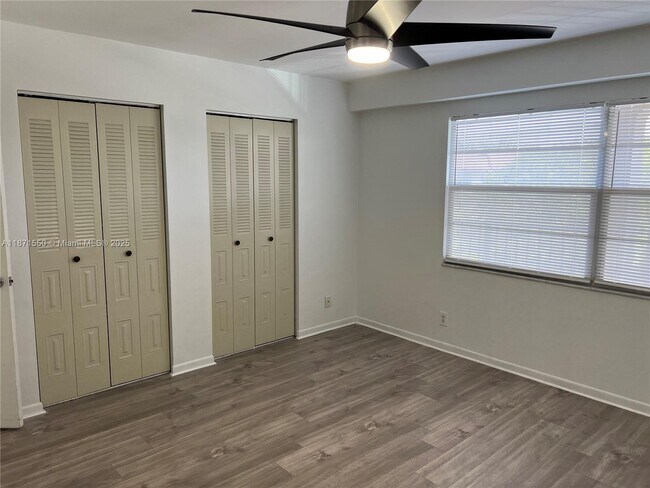 Building Photo - 1200 SW 125th Ave