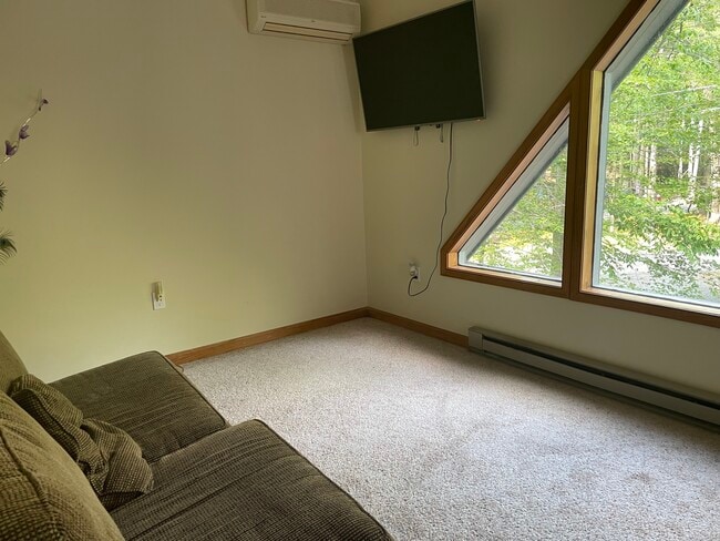 Building Photo - 255 Mountain View Dr